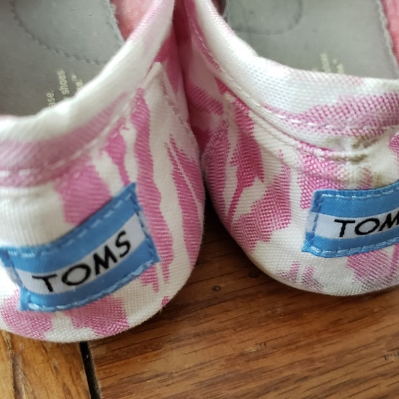 TOMS, Pink & White, W7.5, Really Cute - Picture 6 of 7